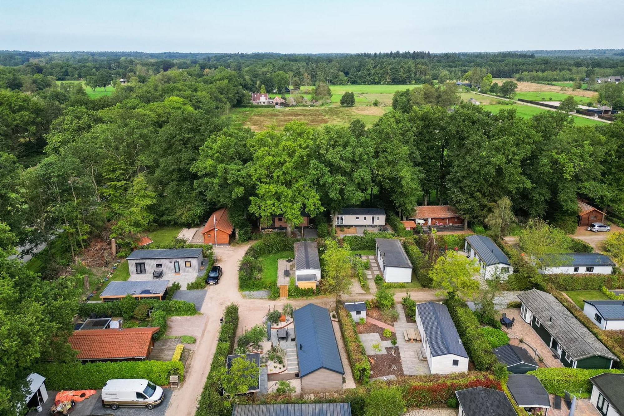 Modern Ingericht Chalet Op Groen Park Op De Veluwe 에페 외부 사진