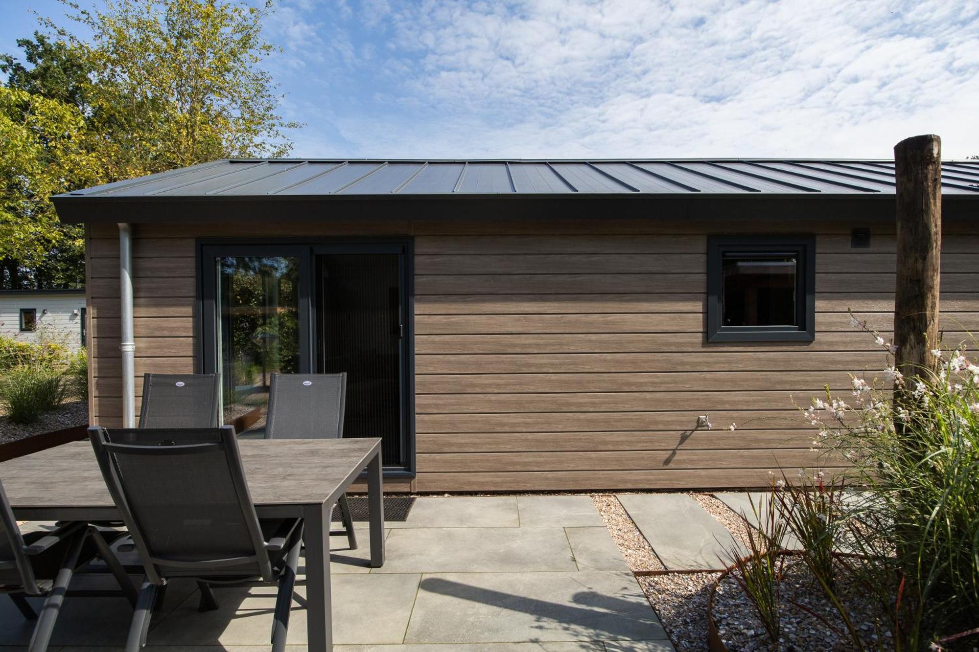 Modern Ingericht Chalet Op Groen Park Op De Veluwe 에페 외부 사진